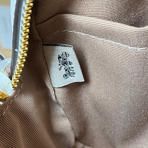 ✅Coach Set - Picture 11 of 16